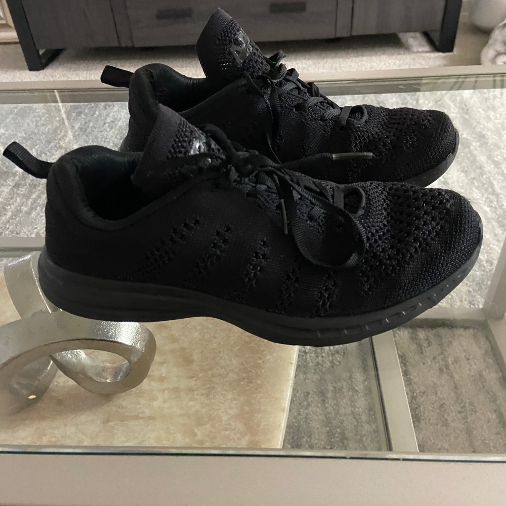 APL Techloom Sneakers